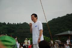 写真：大会長として挨拶する松山市長