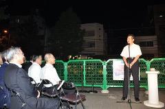写真：点灯式で挨拶する松山市長