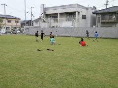 写真：サッカーをする子供たちの様子
