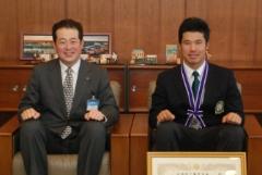 写真：野志市長と松山英樹さん
