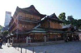 すだれのかかった本館の写真（工事前）