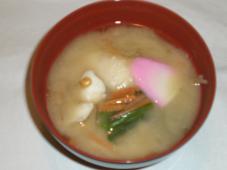 秋山家伝統の味を再現したお雑煮（イメージ）