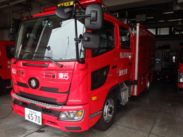 写真：水槽付消防ポンプ自動車（水：1.5トン）