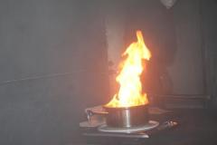 天ぷら油の発火実験