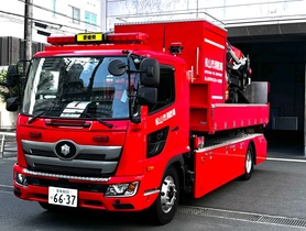無人走行放水ロボ車