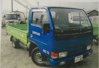 松山市（委託）収集車の前方からの写真です。