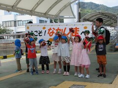 修学旅行生歓迎セレモニーの写真