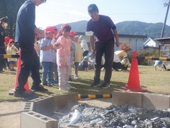 焼き芋パーティーの写真
