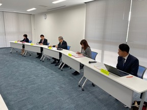 教育委員会会議中の写真