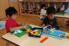 こいのぼり製作の様子