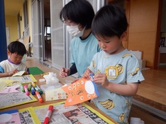 こいのぼり製作の様子