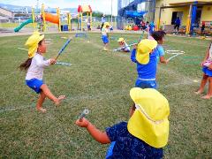 3歳児がダンスをしている様子