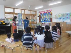 ピュアチュチュの読み聞かせの様子(5歳児)