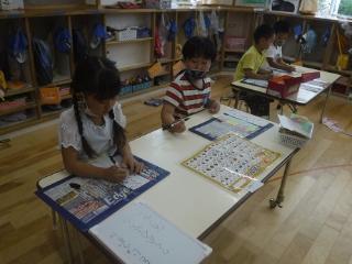 5歳児がお願いごとを書いている様子