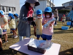 焼き芋パーティーの写真