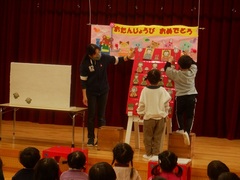 ひな祭り誕生会の写真