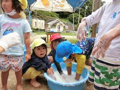 泡遊びの様子