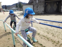 一輪車をする様子