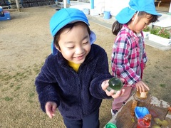 氷遊びの様子