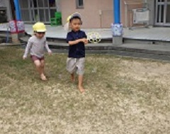 走る3歳児