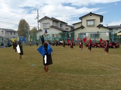 リズムをする幼児の写真