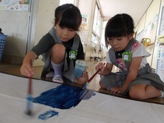 絵の具を塗る様子