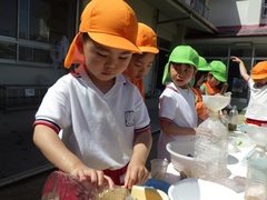 色水を作る様子