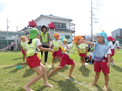 かけっこをする様子