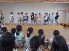 踊っている様子