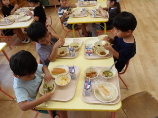 給食