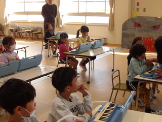 鍵盤ハーモニカ