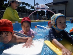 プール遊びの様子（3歳児）