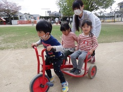 3歳児が遊ぶ様子