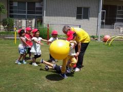 園長先生とボール遊び