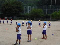 小学校運動場での練習風景