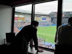 写真：会場の視察をする松山市長