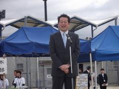 写真：市民体育祭で挨拶する松山市長