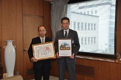 写真：JR四国泉社長と松山市長