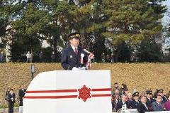 写真：松山市消防出初式で挨拶する松山市長
