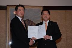 写真：愛媛県知事と松山市長