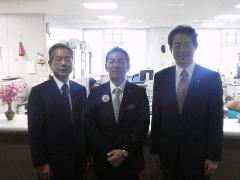 松本浦添市長(中央）と市長
