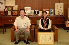 荻田真矢さんと市長