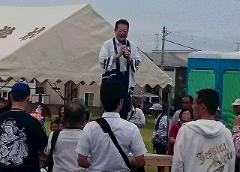 挨拶する市長