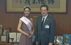 福岡佳奈子さんと市長