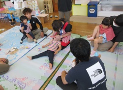 歯みがき教室に参加している写真