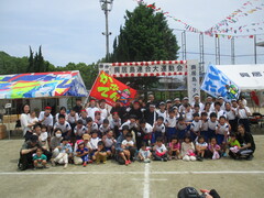 連合運動会に参加している子どもたちの写真