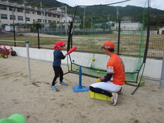 ボールを打っている写真