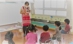 歯みがき指導をうける様子