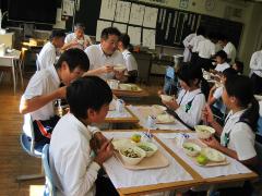 写真：学校給食の写真