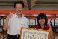 写真：泉宗心音さんと野志市長